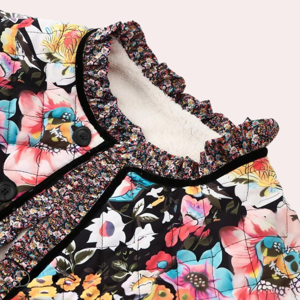 Trendy gebloemde damesjas voor de zomer