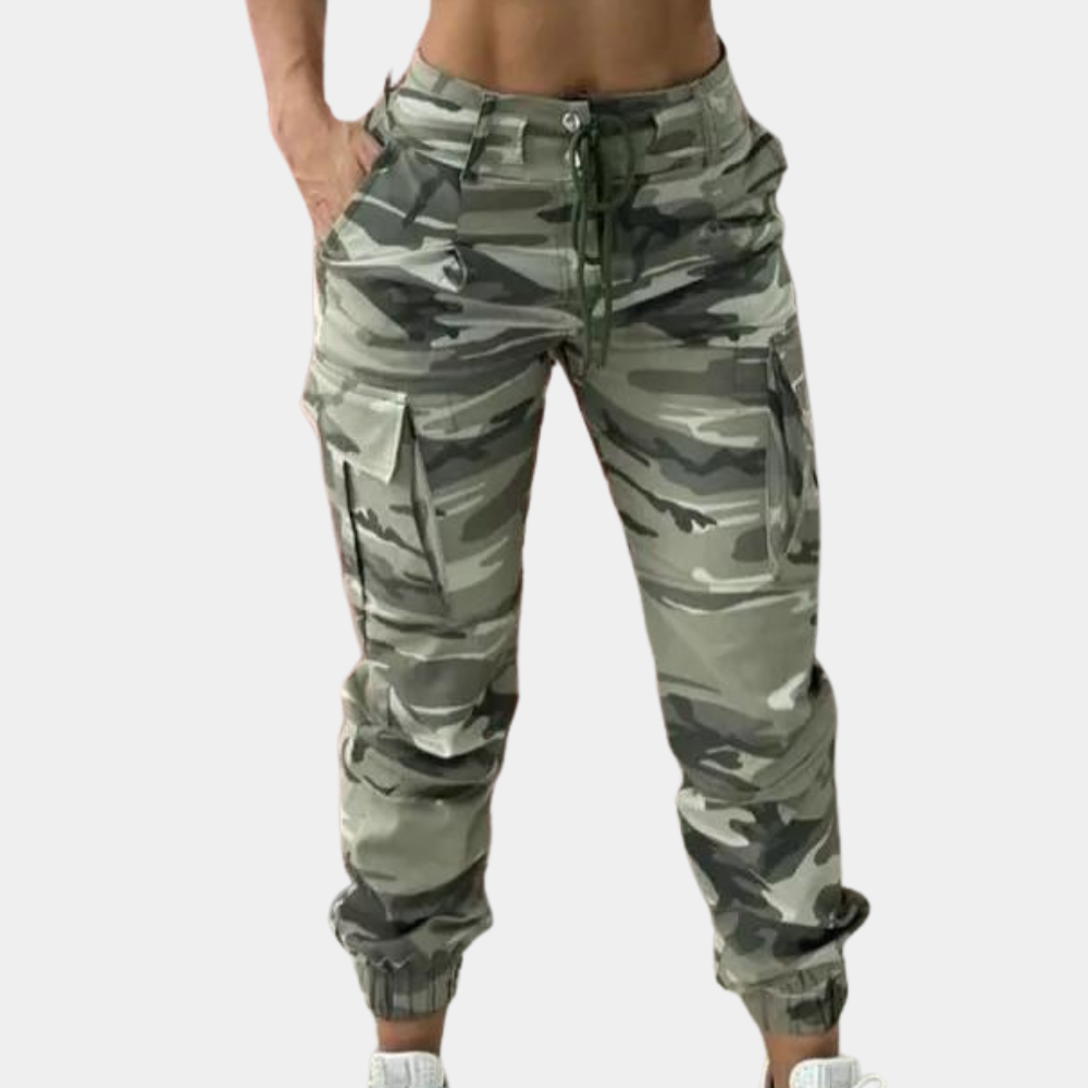 Camouflage dames cargobroek voor de zomer