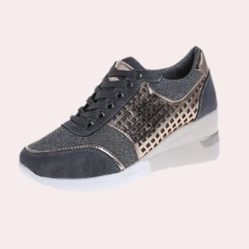 Stijlvolle zomersneakers met sleehakken