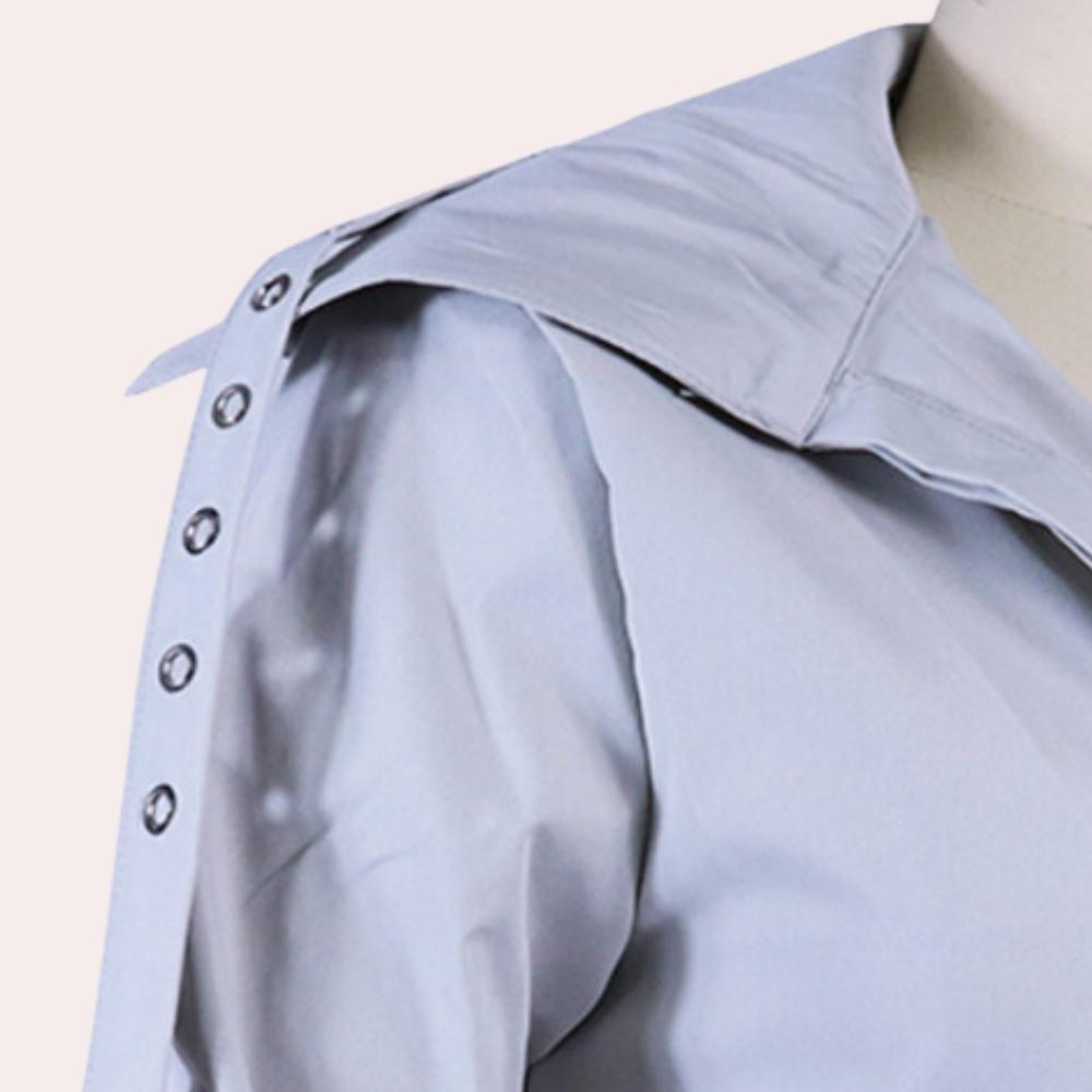 Trendy lange damesjas voor de zomer