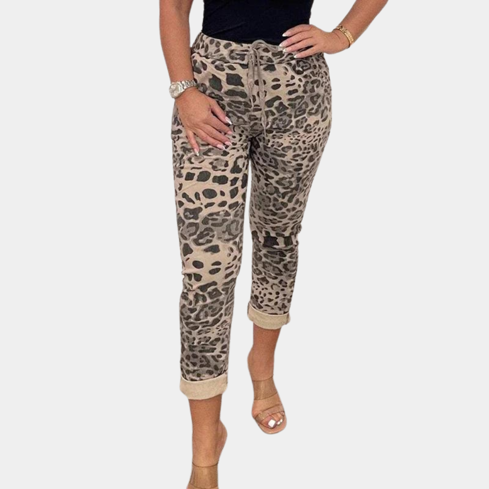 Penelope - Damesbroek in Luxe Camouflage met Optimaal Comfort voor de Zomer