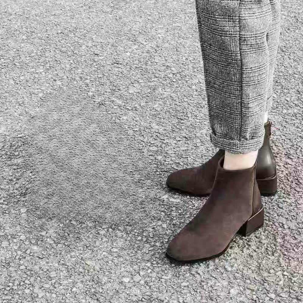 Eszter - Elegante Zomerse Enkellaarsjes met Stevige Blokhak