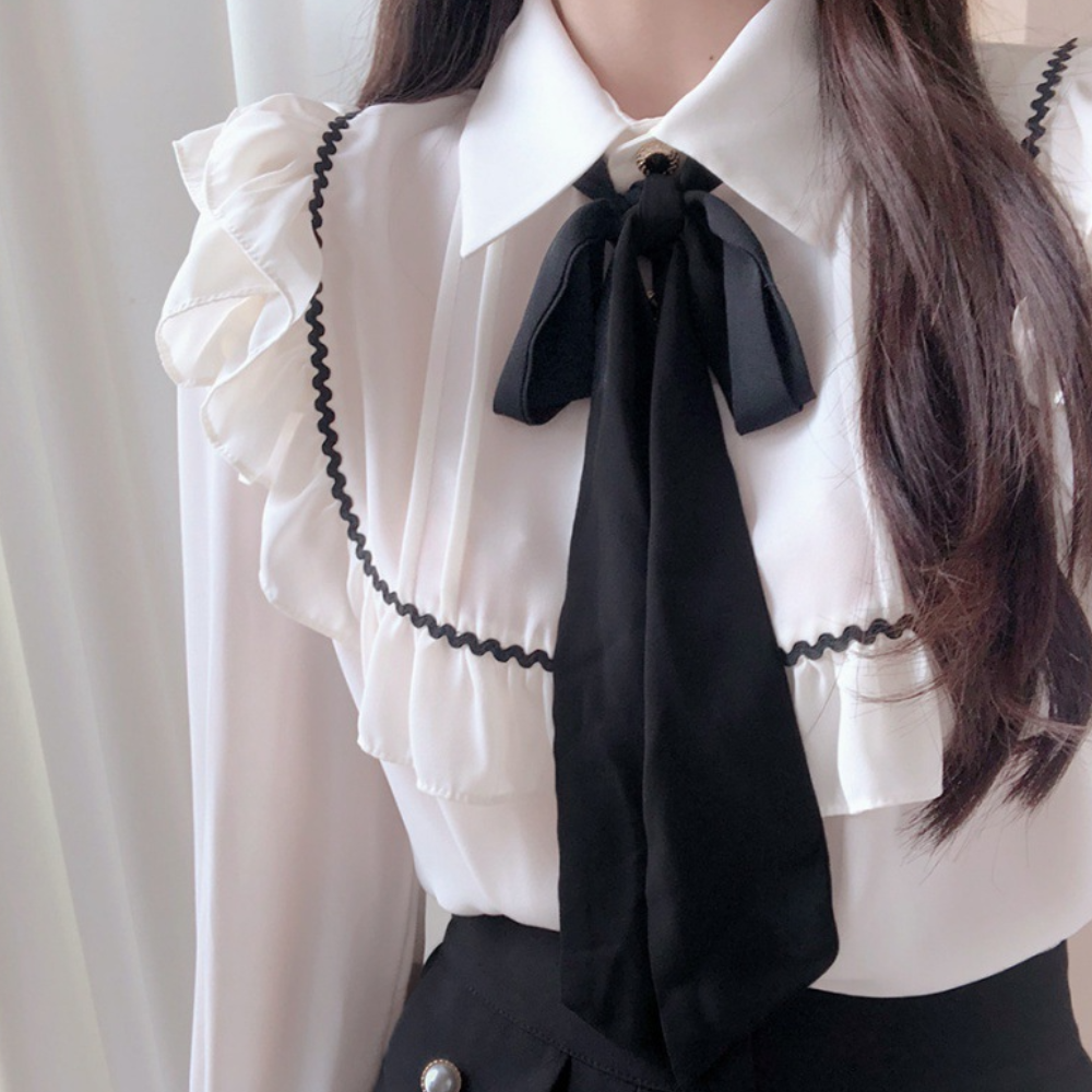 Evgenia - Elegante Zomer Damesblouse met Ruffle Rand en Strik