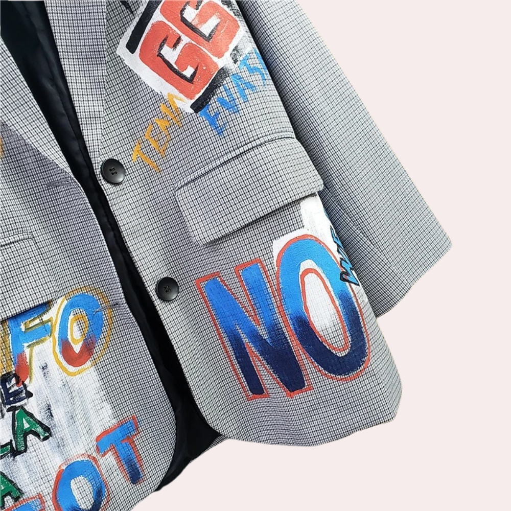 Berthe - Oversized damesblazer met tekst voor de zomer