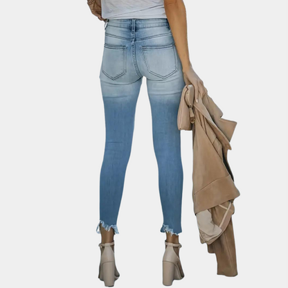 Abolins - Gescheurde damesjeans met knopen voor de zomer