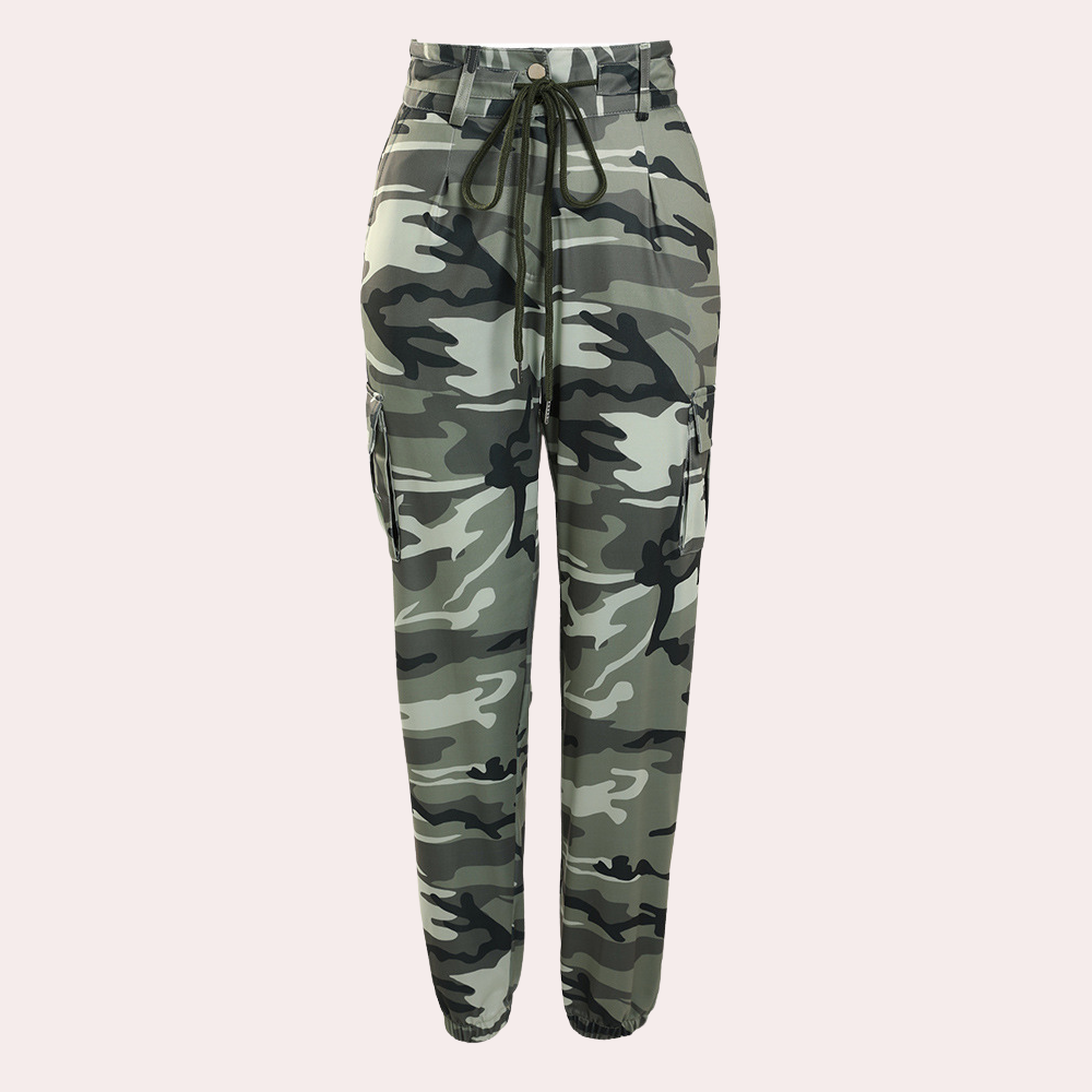 Camouflage dames cargobroek voor de zomer