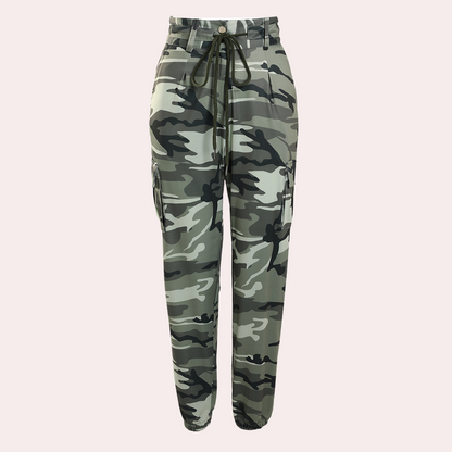 Camouflage dames cargobroek voor de zomer