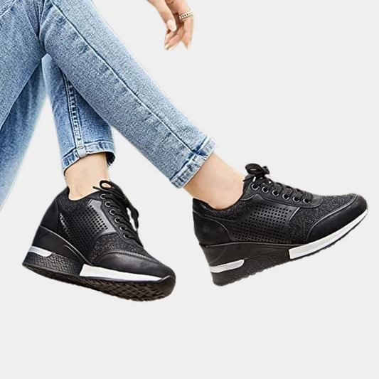 Stijlvolle zomersneakers met sleehakken