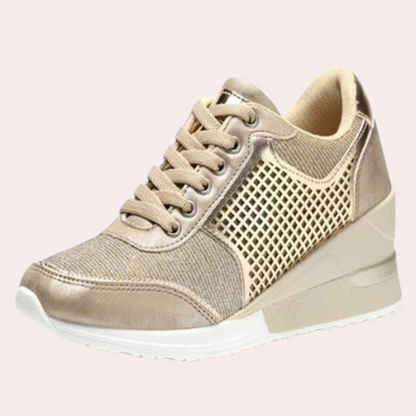 Stijlvolle zomersneakers met sleehakken