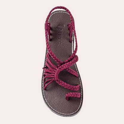 Stijlvolle en kleurrijke zomerse strandsandalen voor vrouwen