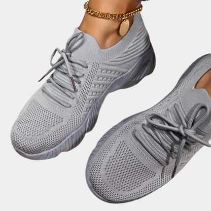 Ademende zomerse damessneakers
