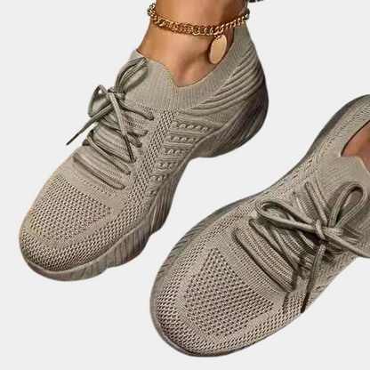 Ademende zomerse damessneakers
