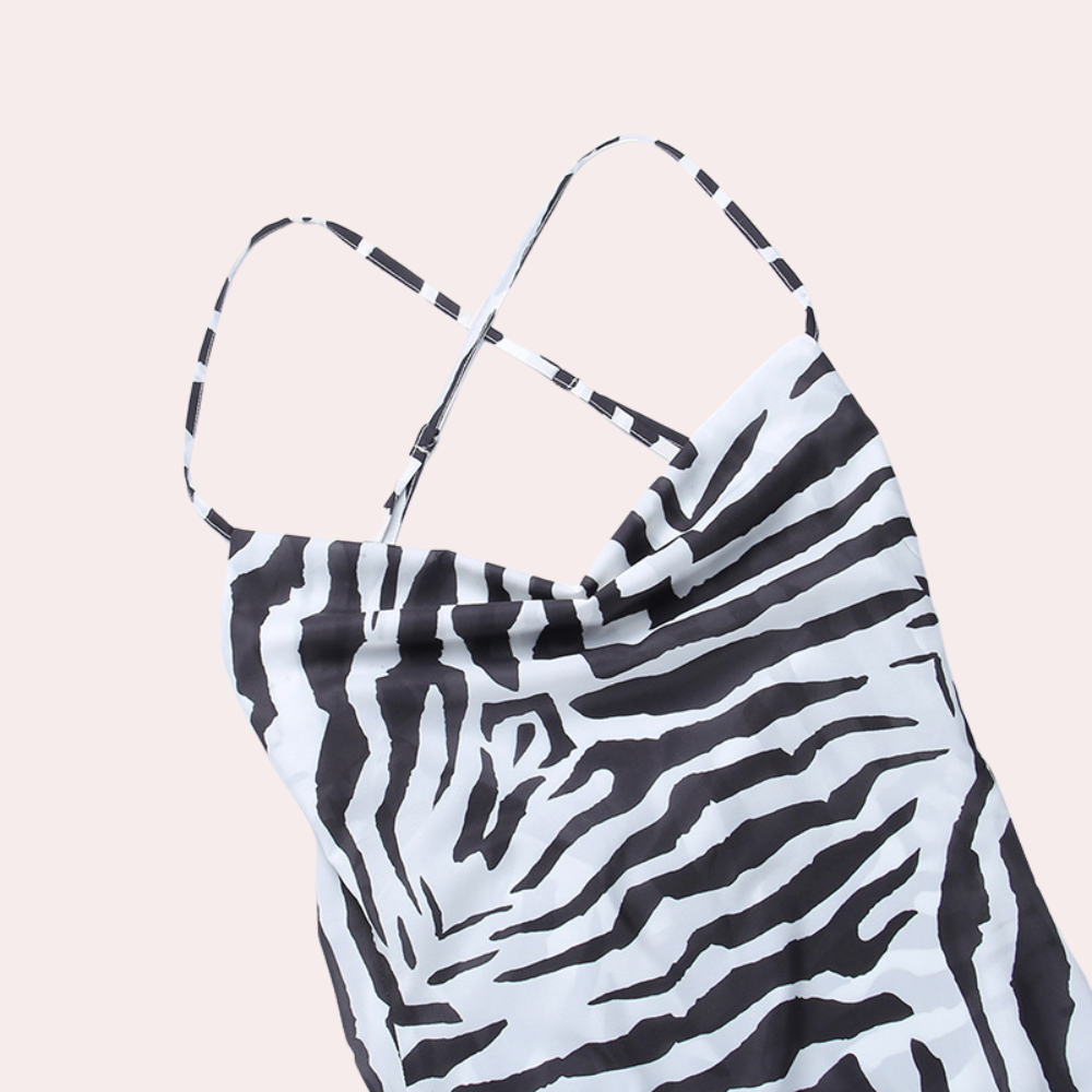 Dayana - Gedurfde Rugloze Maxi met Zebra Strepen voor de Zomer