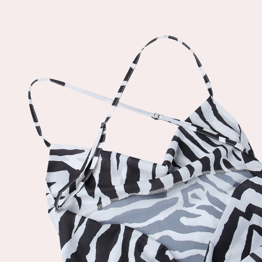Dayana - Gedurfde Rugloze Maxi met Zebra Strepen voor de Zomer