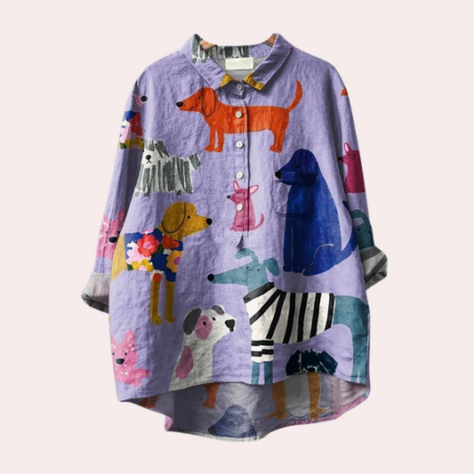 Brynja - Zomershirt met speelse hondenprint voor dames