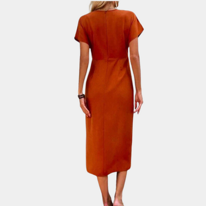 Nadia - Tijdloze V-hals Midi met een moderne zomerse twist